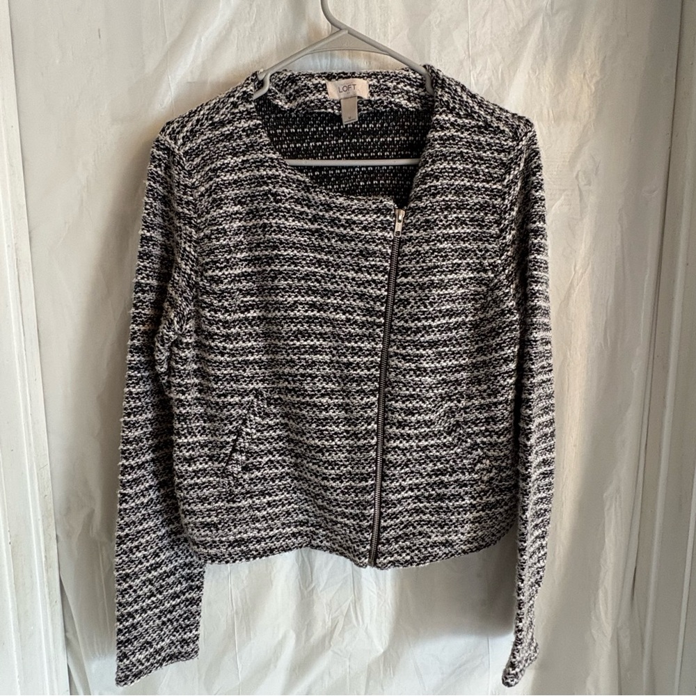 Loft Ann Taylor Ladies Size M Zipper Front Long Sleeve Top Black White Office